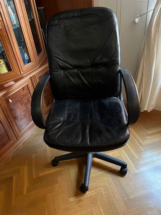 Sillón de oficina negro, como nuevo.