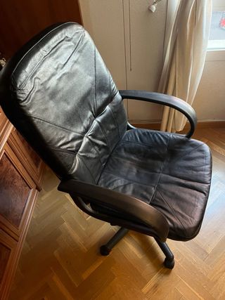 Sillón de oficina negro, como nuevo.