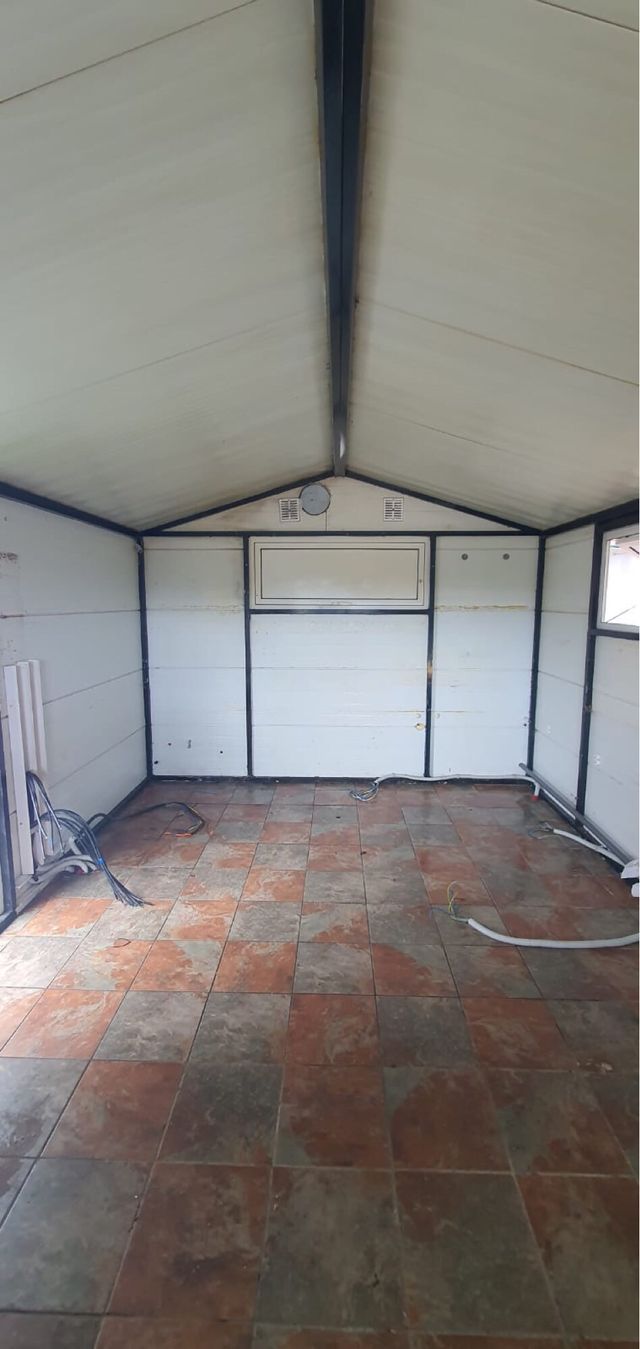 Caseta prefabricada rosa