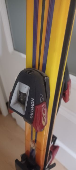 Esquís Rossignol.Con fijaciones Salomón.
1.80.
