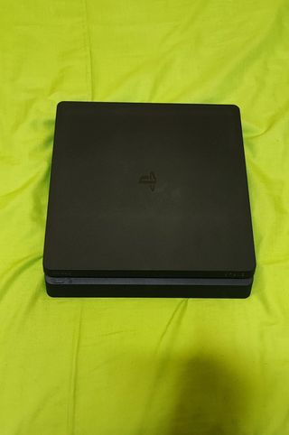PS4 Slim 1TB + 6 Juegos + Mando + Cascos Gaming