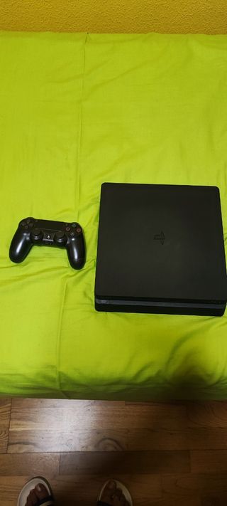 PS4 Slim 1TB + 6 Juegos + Mando + Cascos Gaming