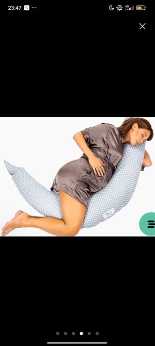 Cojín de lactancia blanco con lunares