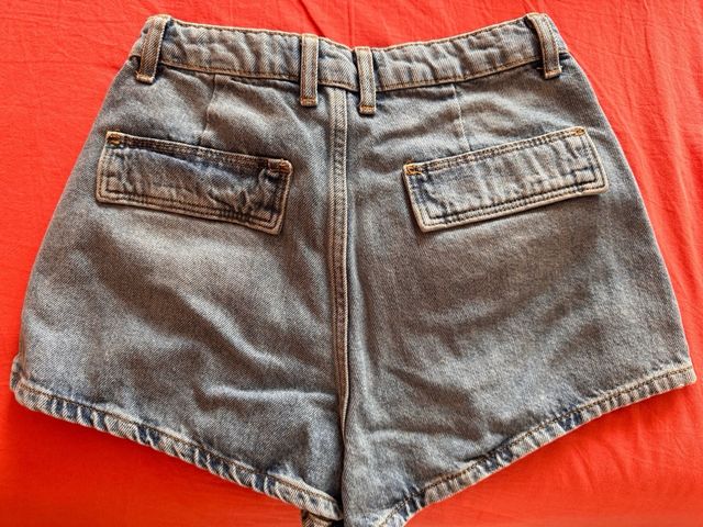 Shorts vaqueros Bershka talla 34