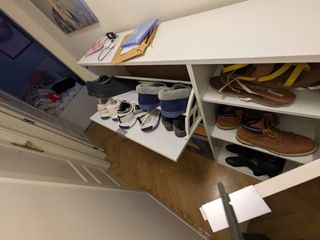 Zapatero de madera multicolor