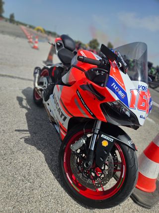 Ducati Panigale V2 899