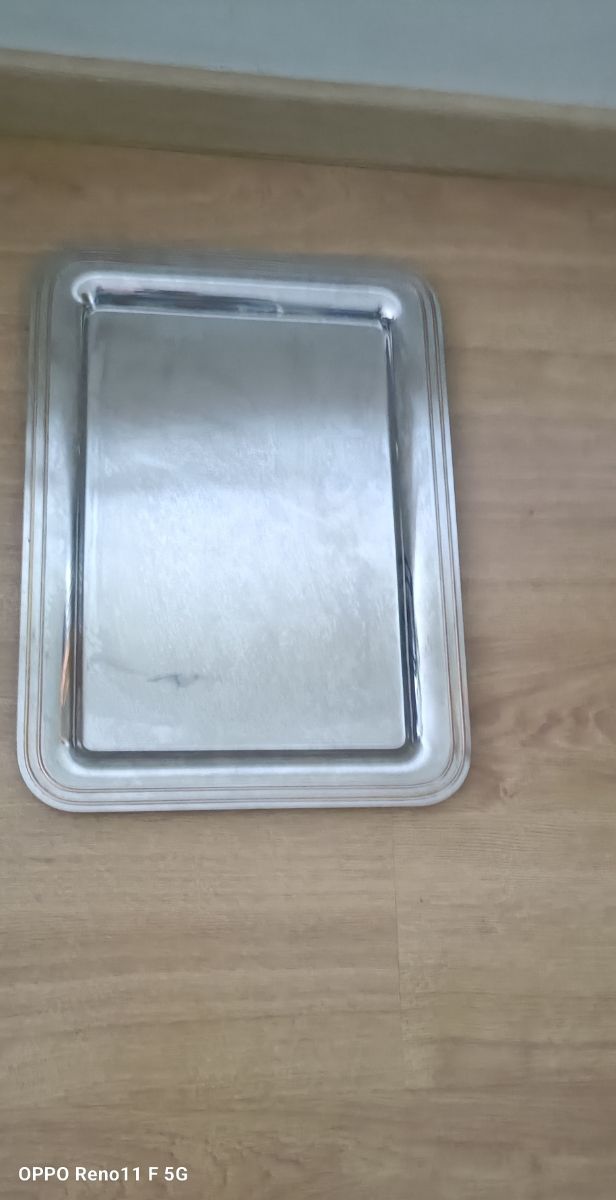 Bandeja de aluminio plateada