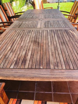 Conjunto mesa y sillas de jardín de madera