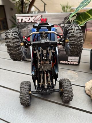 Coche RC TRX4M con mejoras