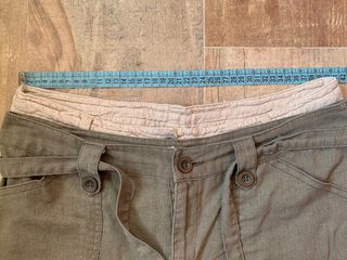 Shorts lino mujer T.M/L verde militar y beige, 7€