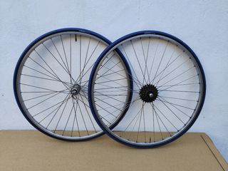 Ruedas 700