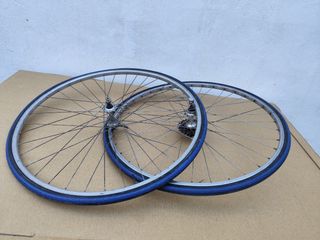 Ruedas 700