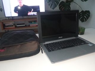 Portátil ASUS X201E Plata