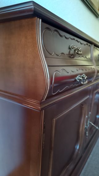 Mueble recibidor clásico de madera