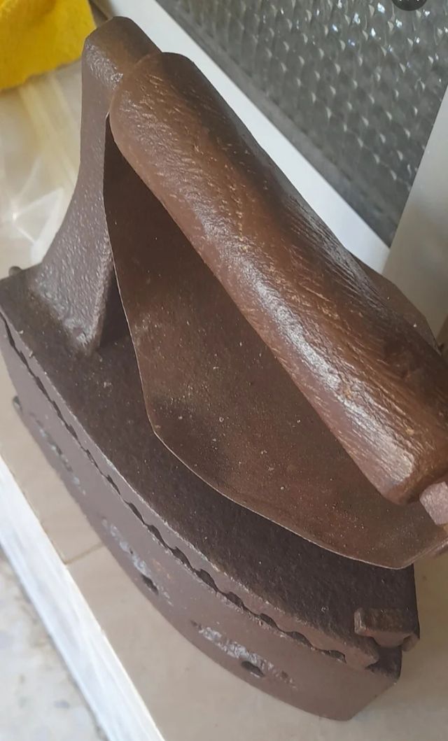 Plancha antigua de hierro