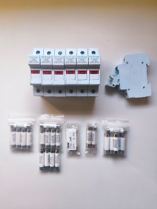Portafusibles Carril DIN 10x38 + Fusibles