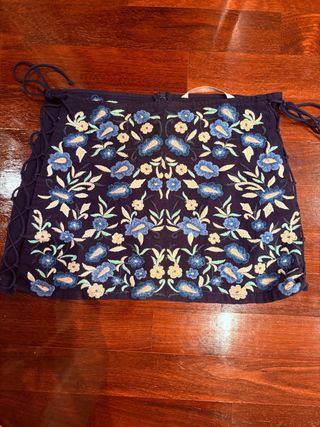 Falda Mini Bordada Flores Azul