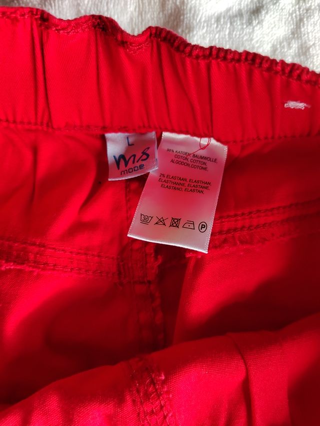 Pantalón rojo M&S