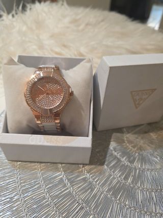 Reloj Guess oro rosa con Cristales