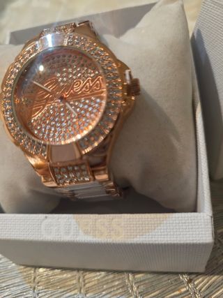 Reloj Guess oro rosa con Cristales