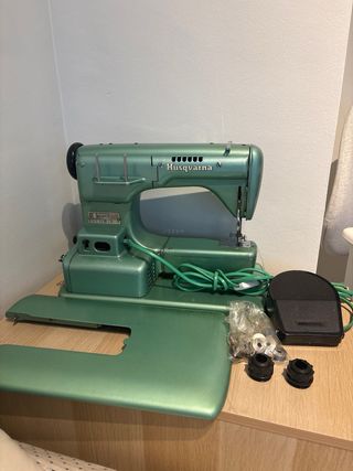 Maquina de Coser Husqvarna