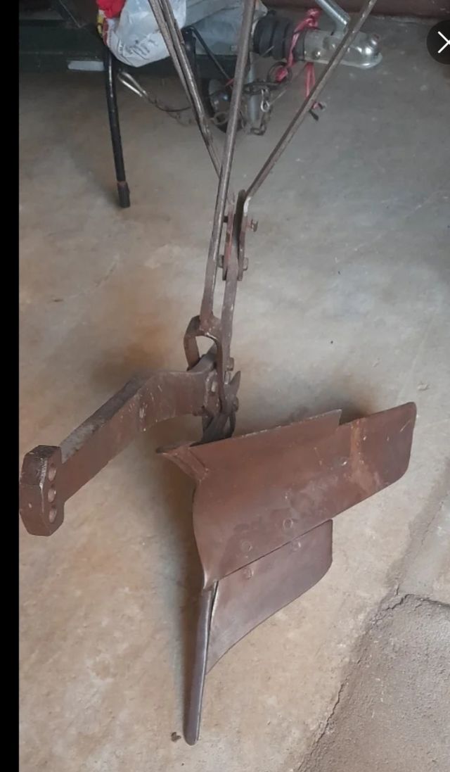 Arado antiguo de labranza