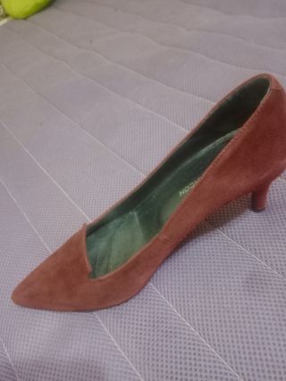 Zapatos de salón marrones