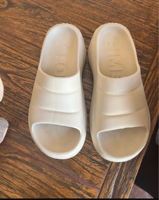 Chanclas Bimba y Lola Beige