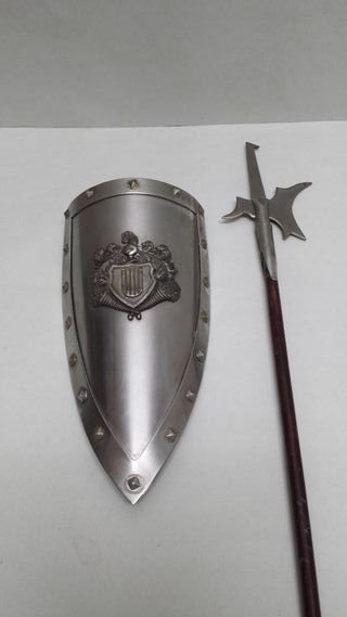 Armadura Caballero con Alabarda Replica 45 CM