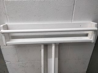 Due librerie in legno bianco