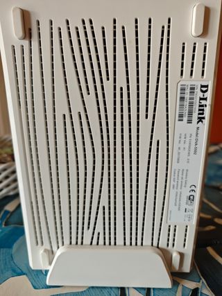 Router D-Link Dual Band Wi-Fi con alimentatore.