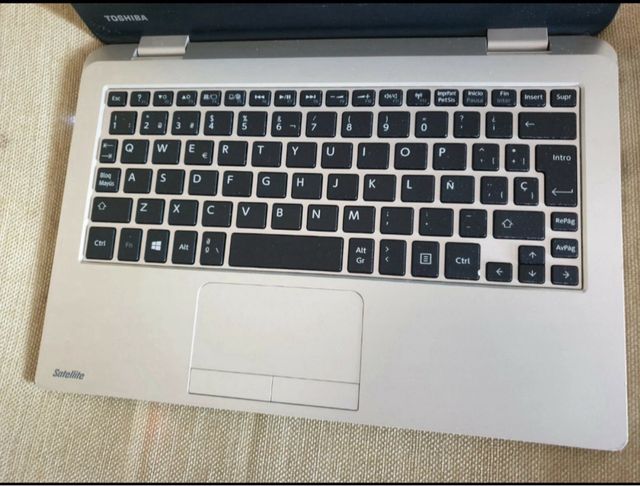 Ordenador portátil Toshiba Satellite