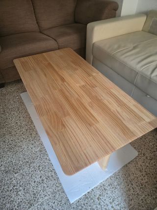 Mesa de centro de madera y ratán natural