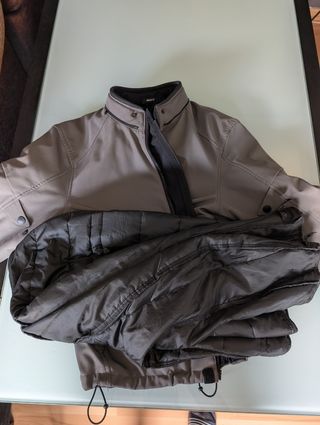 Chaqueta de moto con protecciones Revit