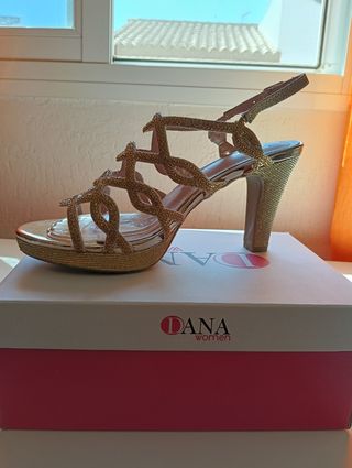 Tacones Dorados Dana