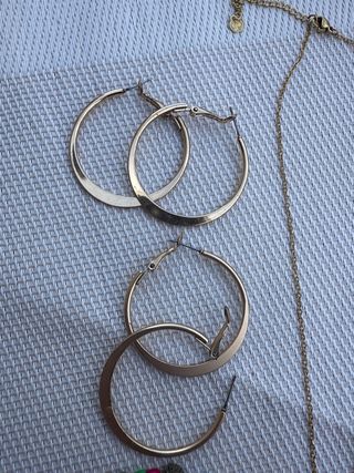 lote Pendientes Aro Dorados, Pulsera y colgante