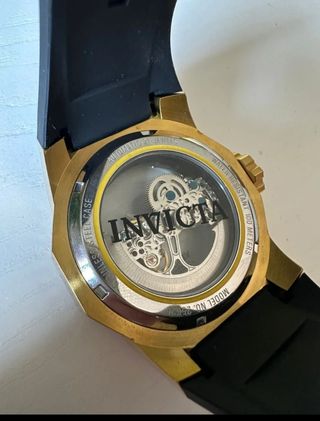 Reloj Invicta Automático Dorado y Negro