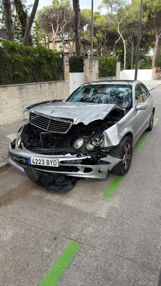Mercedes Benz E240 para piezas