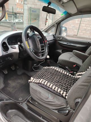 Hyundai H-1 2001