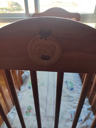 Cuna de madera grande