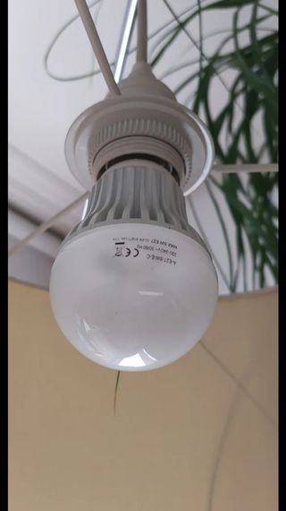 Lámpara de pie sólida, luz colores.