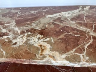 Losa de mármol rojo y blanco