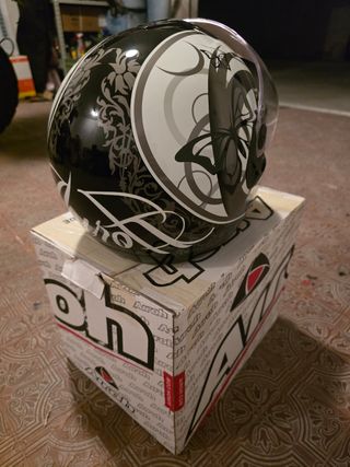 Casco integrale Airoh con grafica farfalle