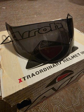 Casco integrale Airoh con grafica farfalle