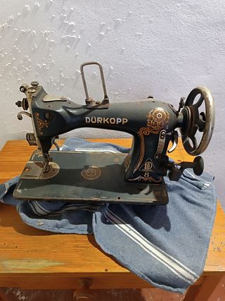 Máquina de coser antigua Dürkopp
