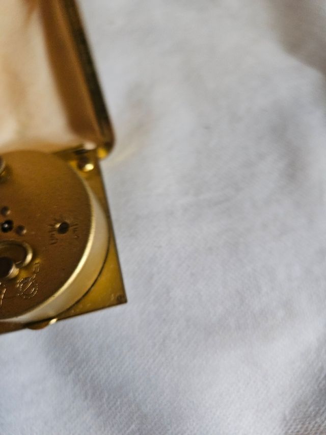 Despertador Europa antigo