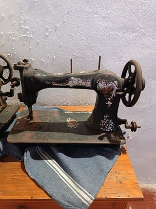 Máquina de coser antigua Rápida