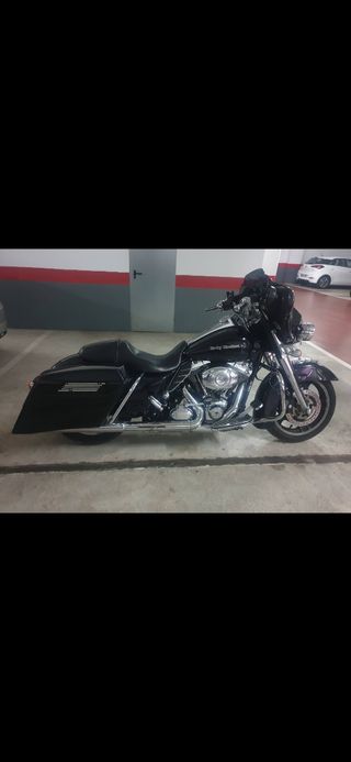 Harley Davidson Street Glide  Acepto Street Bob