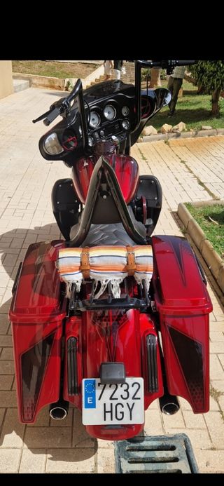 Harley Davidson Street Glide  Acepto Street Bob