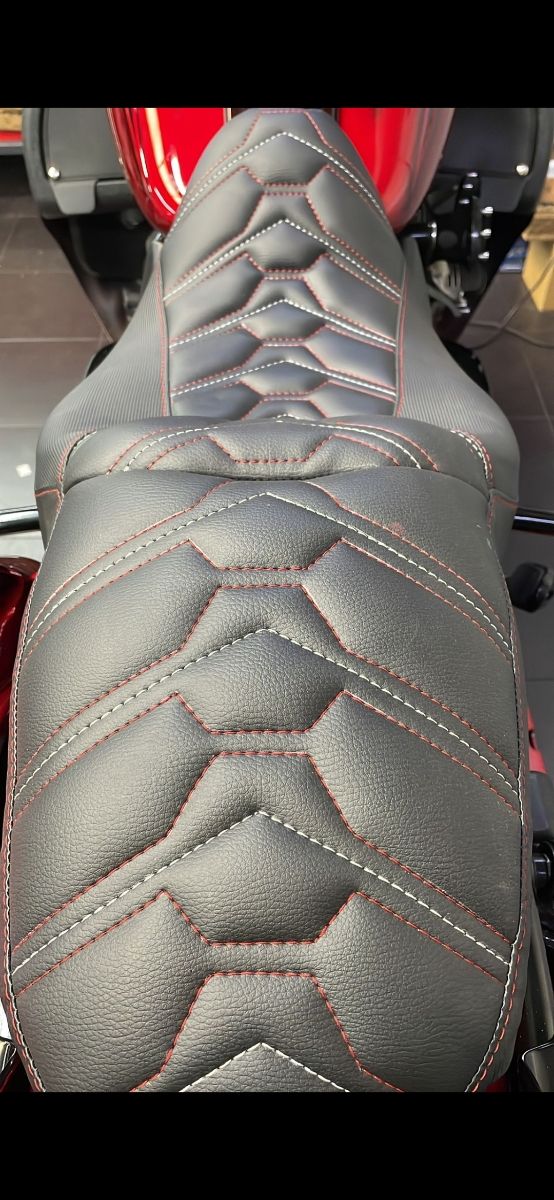 Harley Davidson Street Glide
59 Mil km. 2011